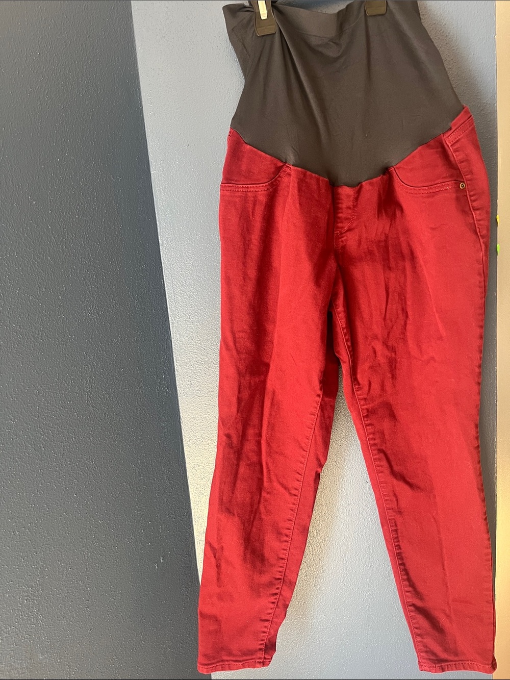 a:glow Burgundy Maternity jeggings with Black Waist Panel